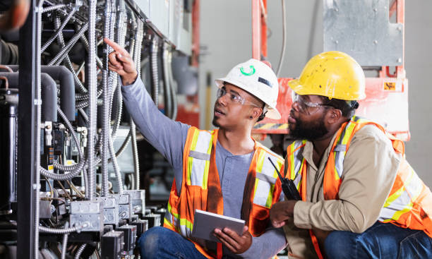 Best Circuit Breaker Repair  in Clovis, CA