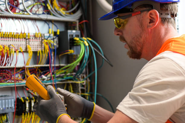 Best Local Electrician Companies  in Clovis, CA